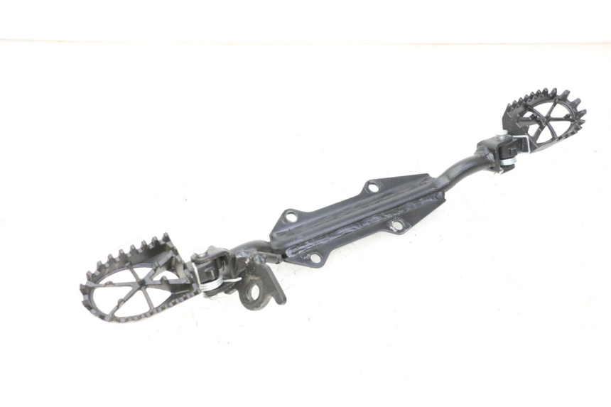 photo de PAIR OF FRONT FOOTRESTS APOLLO RFZ 125