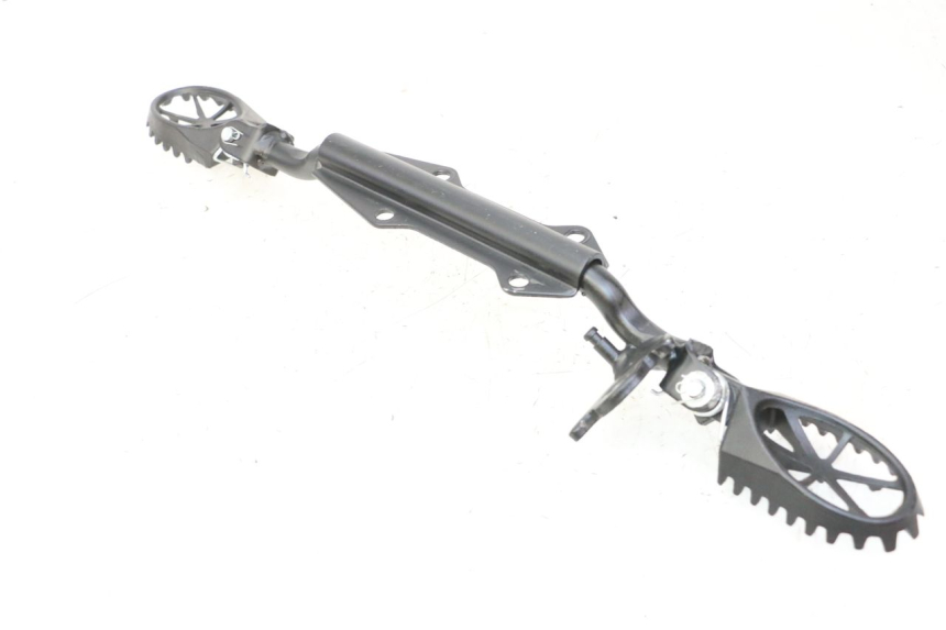 photo de PAIR OF FRONT FOOTRESTS APOLLO RFZ 125