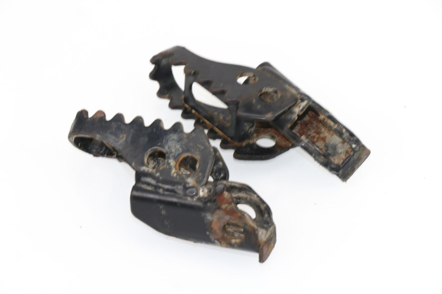photo de PAIR FRONT FOOTREST SUZUKI RMX 50 (1996 - 2001)