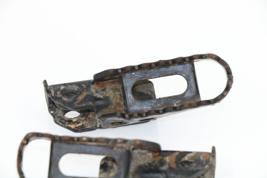 photo de PAIR FRONT FOOTREST SUZUKI RMX 50 (1996 - 2001)
