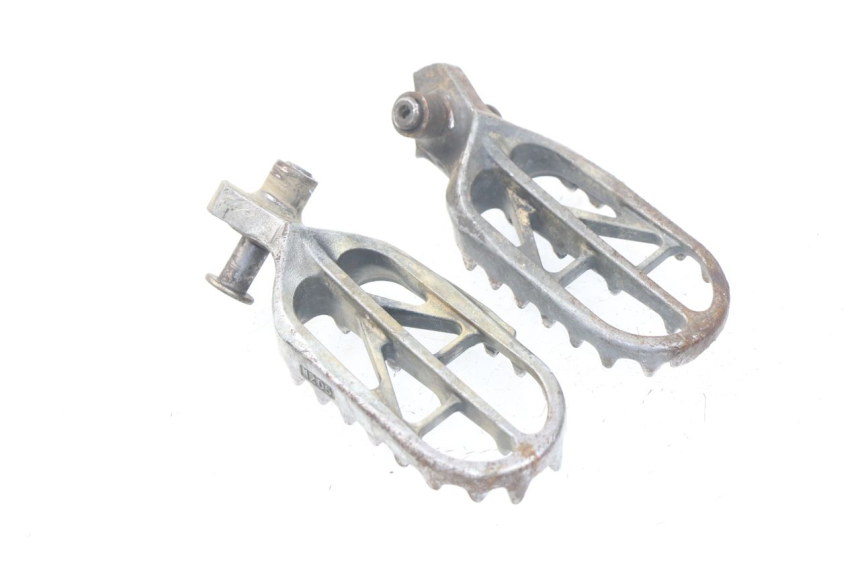 photo de PAIR FRONT FOOTREST SUZUKI RMZ RM-Z 450 (2008 - 2011)
