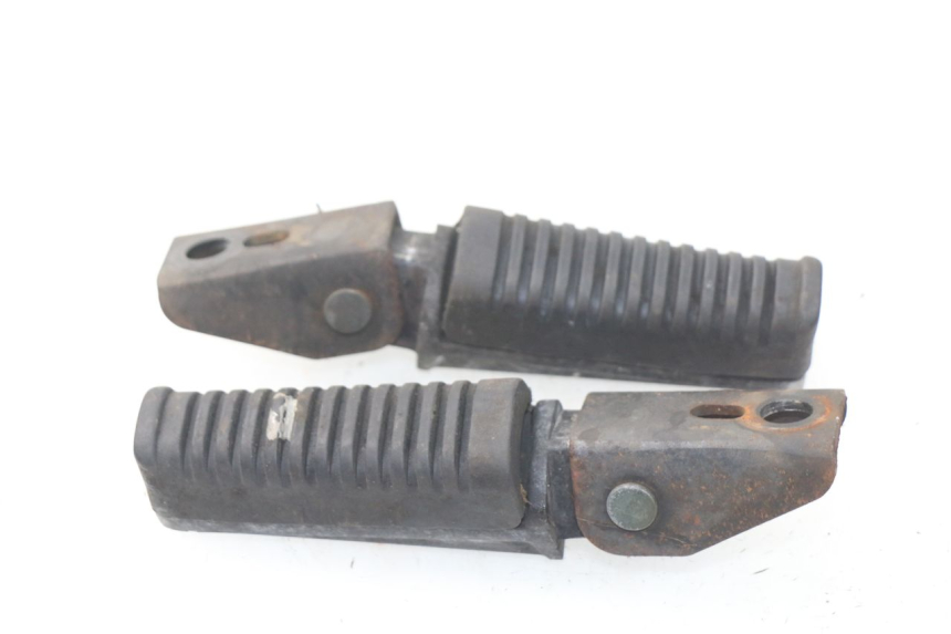 photo de PAIR FRONT FOOTREST MASH SEVENTY FIVE 125 (2013 - 2021) - Fixing points details