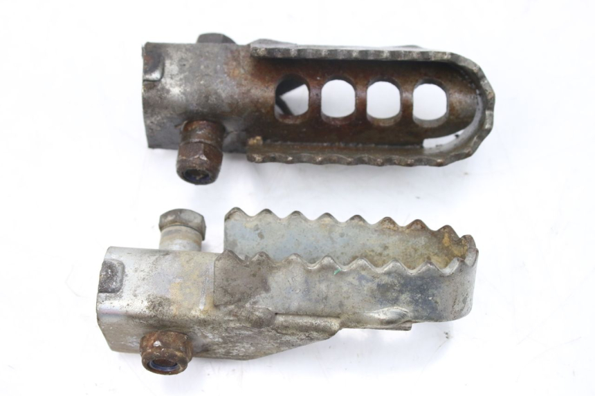 photo de PAIR OF FRONT FOOTRESTS GILERA SMT SUPERMOTARD 50 (2009 - 2017)