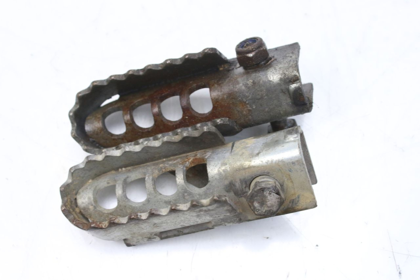 photo de PAIR OF FRONT FOOTRESTS GILERA SMT SUPERMOTARD 50 (2009 - 2017)