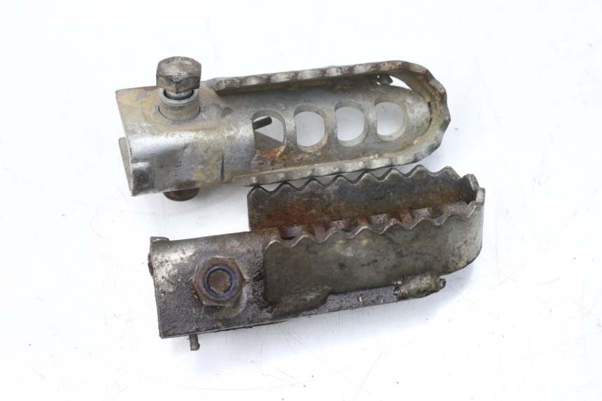 photo de PAIR OF FRONT FOOTRESTS GILERA SMT SUPERMOTARD 50 (2009 - 2017)