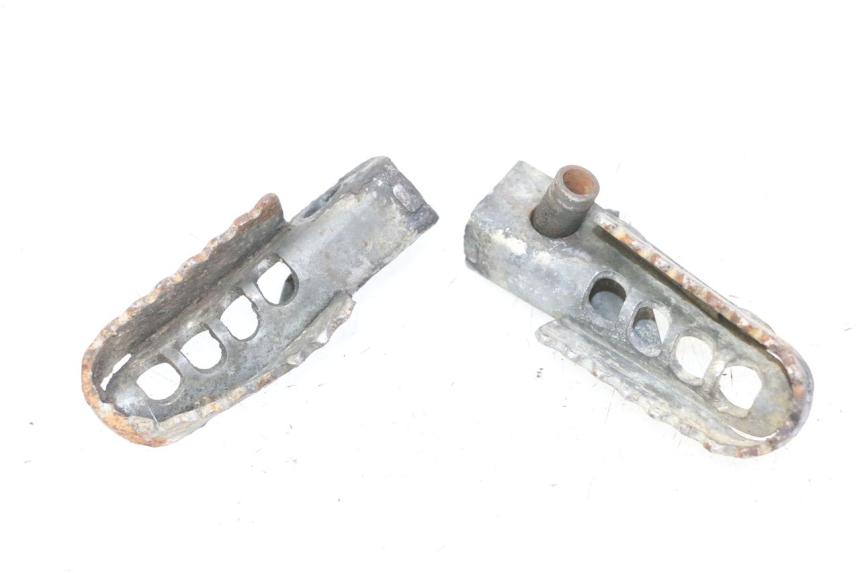 photo de PAIR OF FRONT FOOTRESTS GILERA SMT SUPERMOTARD 50 (2009 - 2017)