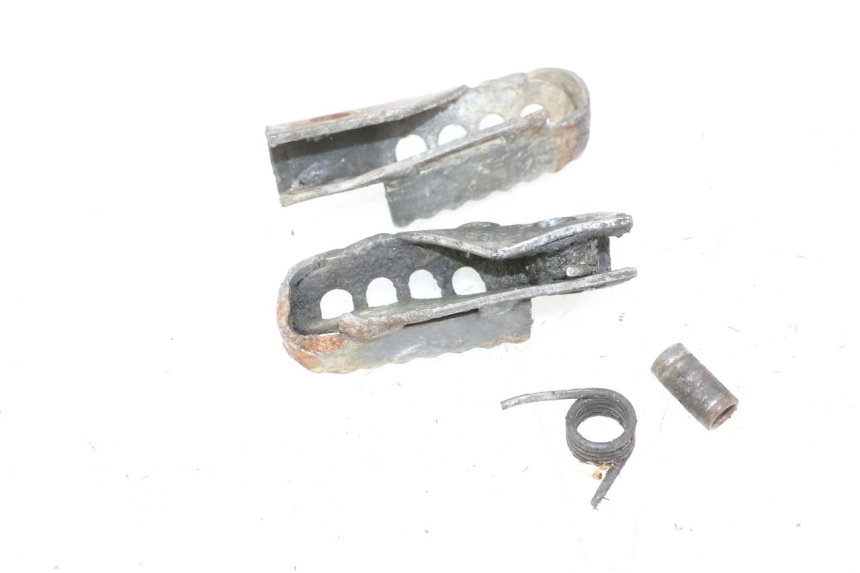 photo de PAIR OF FRONT FOOTRESTS GILERA SMT SUPERMOTARD 50 (2009 - 2017)