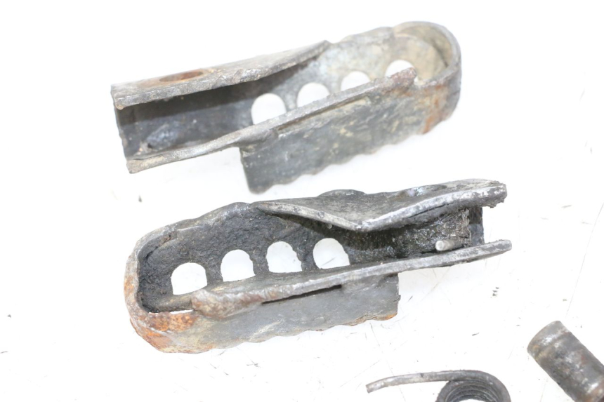 photo de PAIR OF FRONT FOOTRESTS GILERA SMT SUPERMOTARD 50 (2009 - 2017)