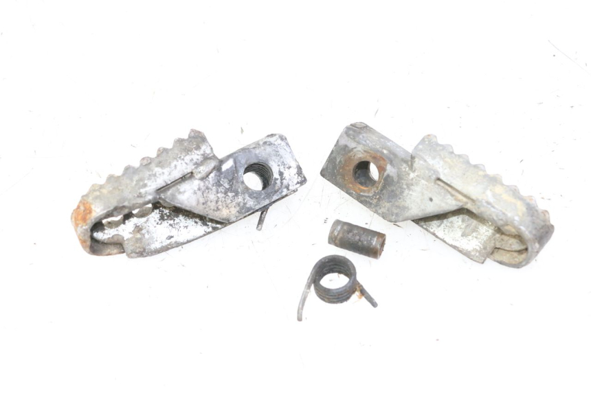 photo de PAIR OF FRONT FOOTRESTS GILERA SMT SUPERMOTARD 50 (2009 - 2017)