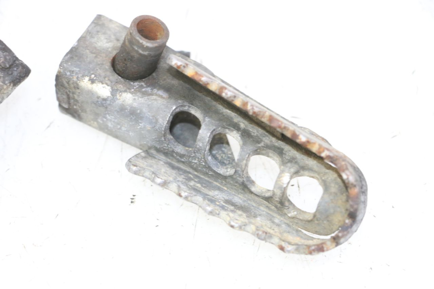 photo de PAIR OF FRONT FOOTRESTS GILERA SMT SUPERMOTARD 50 (2009 - 2017)