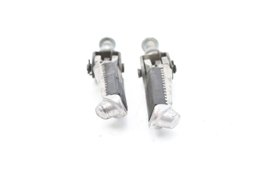 photo de PAIR OF FRONT FOOTRESTS SUZUKI TLS TL S 1000 (1997 - 2001)