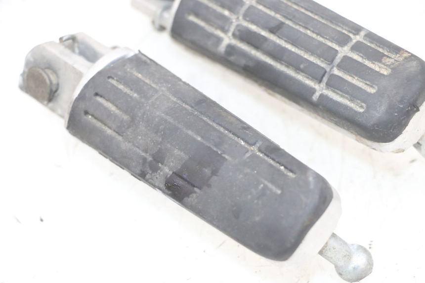 photo de PAIR FRONT FOOTREST YAMAHA TDM ABS 900 (2002 - 2014) - Alternative perspective