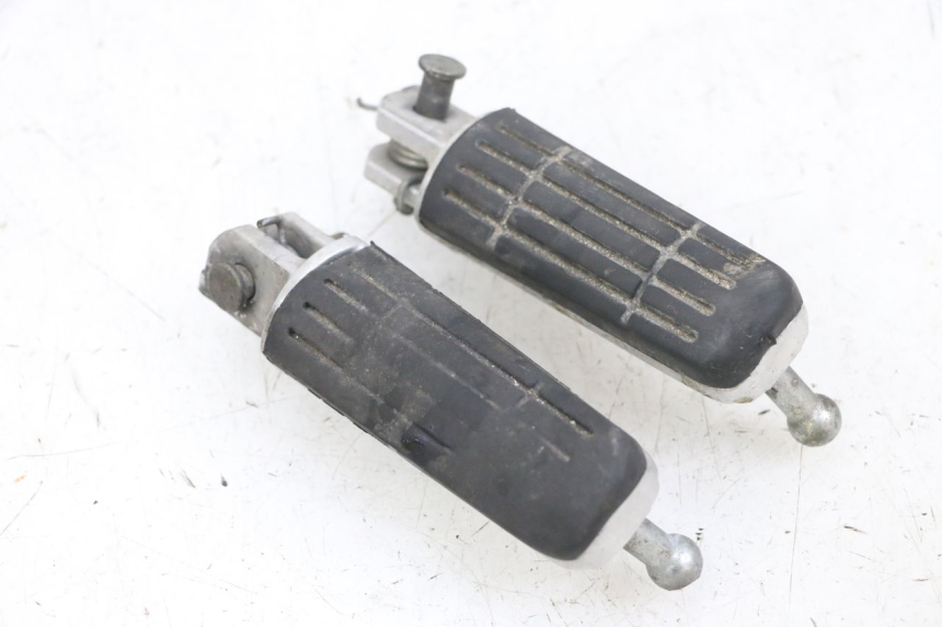 photo de PAIR FRONT FOOTREST YAMAHA TDM ABS 900 (2002 - 2014) - Technical close-up