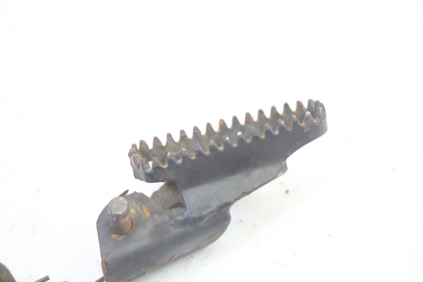 photo de PAIR FRONT FOOTREST KSR TR SM 50 (2015 - 2018) - Fixing points details