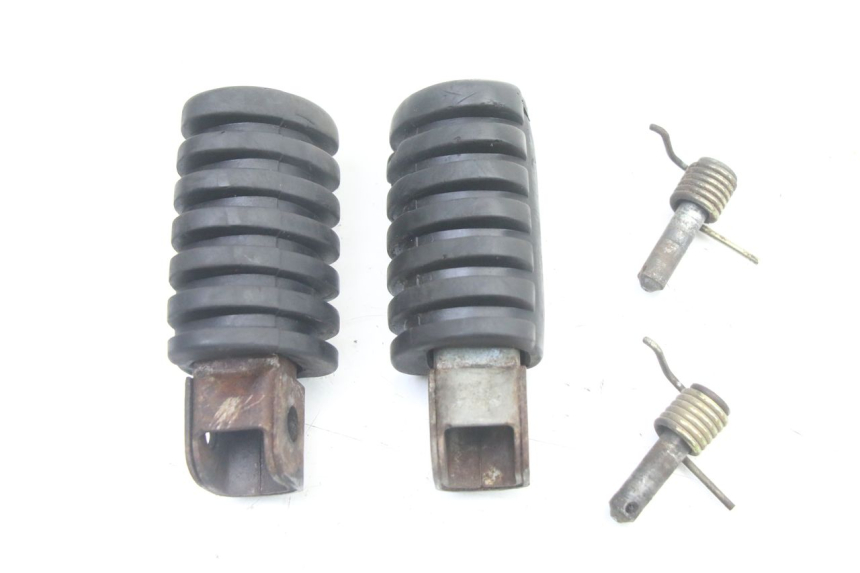 photo de PAIR OF FRONT FOOTRESTS YAMAHA PW 80 (1983 - 2014)
