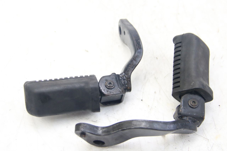 photo de PAIR OF FRONT FOOTRESTS YAMAHA SR 125 (1996 - 2003)