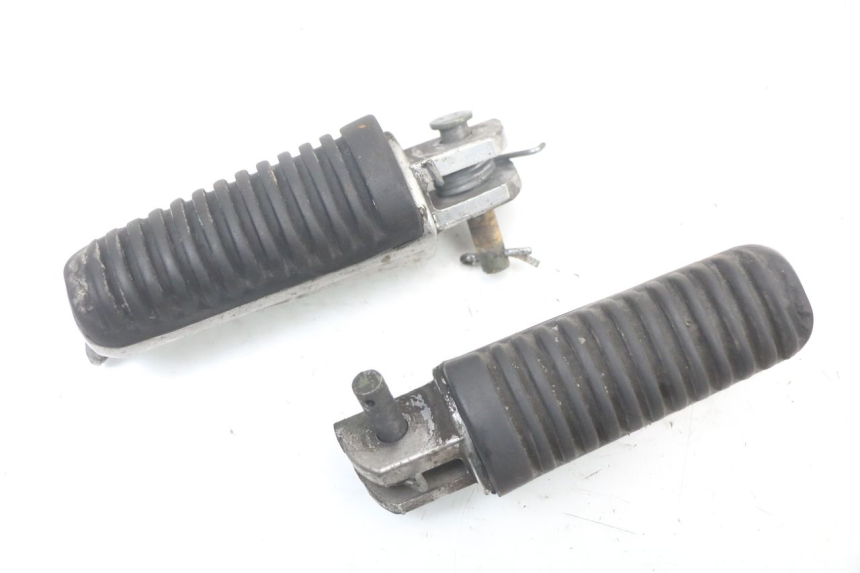 photo de PAIR FRONT FOOTREST YAMAHA XJS DIVERSION 600 (1997 - 1999)