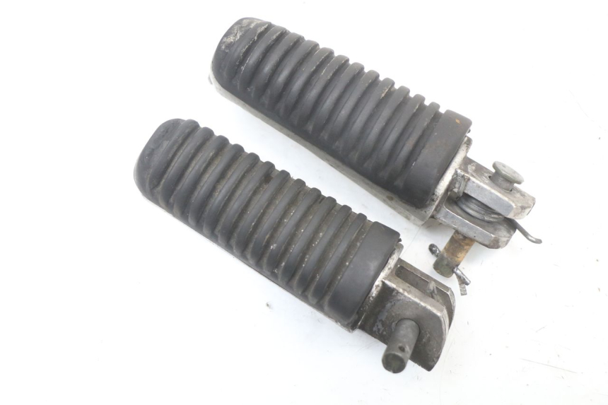 photo de PAIR FRONT FOOTREST YAMAHA XJS DIVERSION 600 (1997 - 1999)