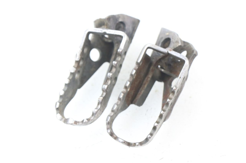 photo de PAIR FRONT FOOTREST YAMAHA YZ 80 (1998 - 2001)