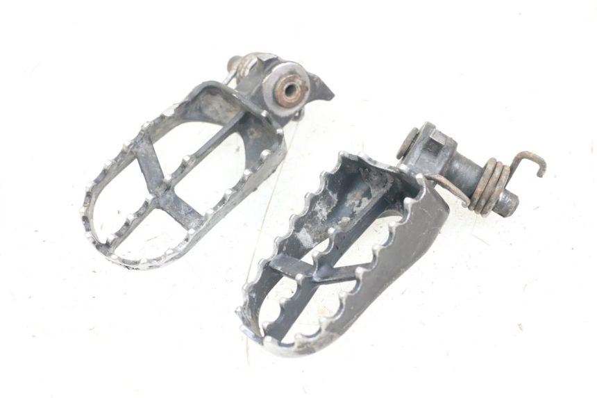 photo de PAIR OF FRONT FOOTRESTS YAMAHA YZ 85 (2002 - 2018)