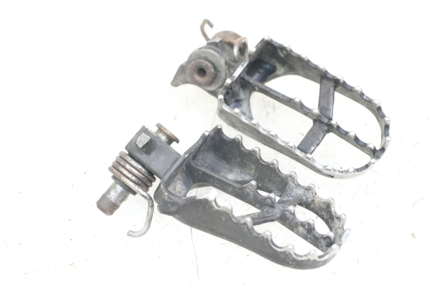 photo de PAIR OF FRONT FOOTRESTS YAMAHA YZ 85 (2002 - 2018)
