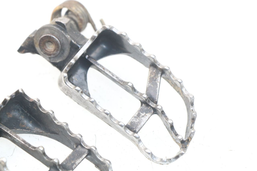 photo de PAIR OF FRONT FOOTRESTS YAMAHA YZ 85 (2002 - 2018)