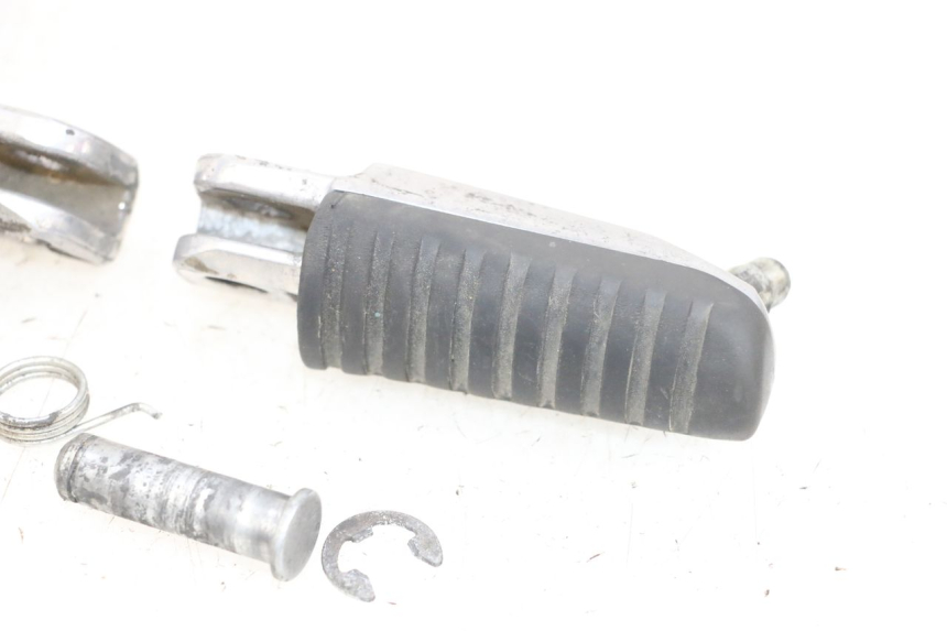 photo de FRONT FOOTPEG SET KAWASAKI ZR 7 750 (1999 - 2004) - Technical close-up