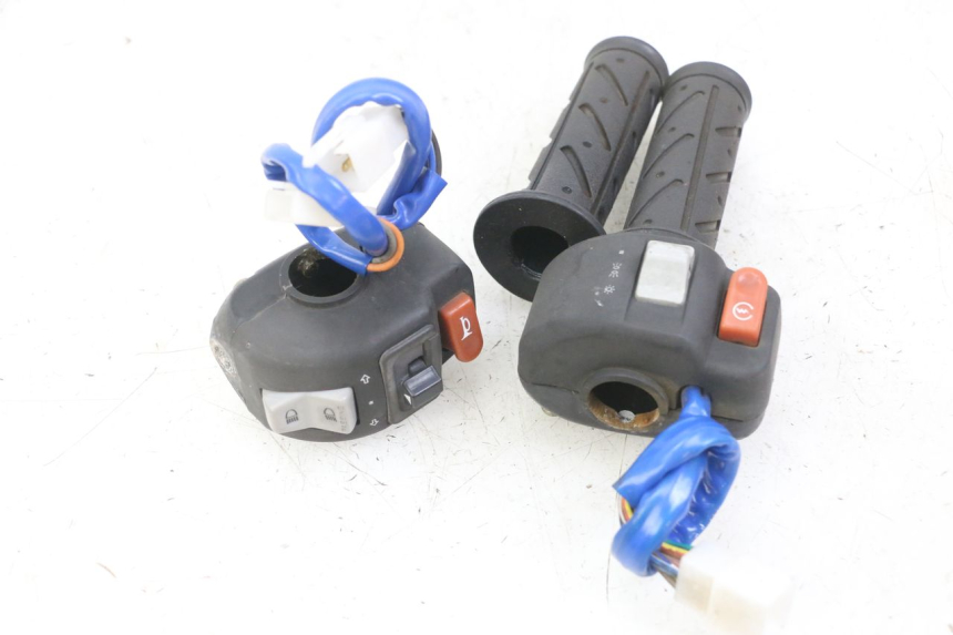 photo de HAND SWITCHES KYMCO AGILITY 4T 50 (2005 - 2018)
