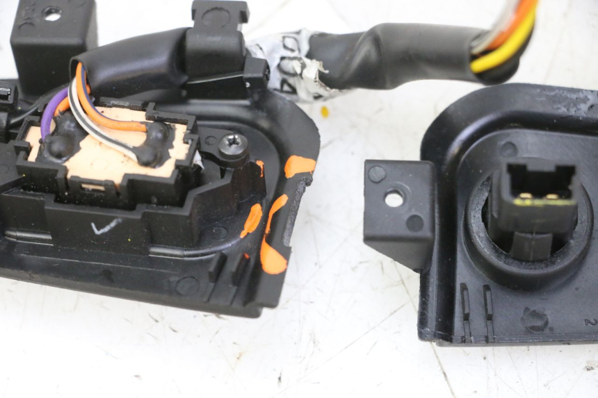 photo de HAND SWITCHES PIAGGIO MP3 HPE 310 (2024 - 2025)