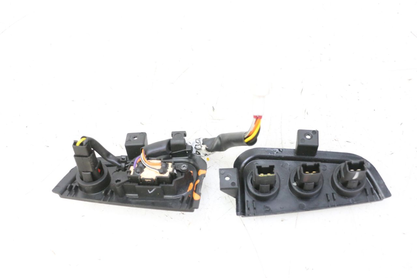 photo de HAND SWITCHES PIAGGIO MP3 HPE 310 (2024 - 2025)