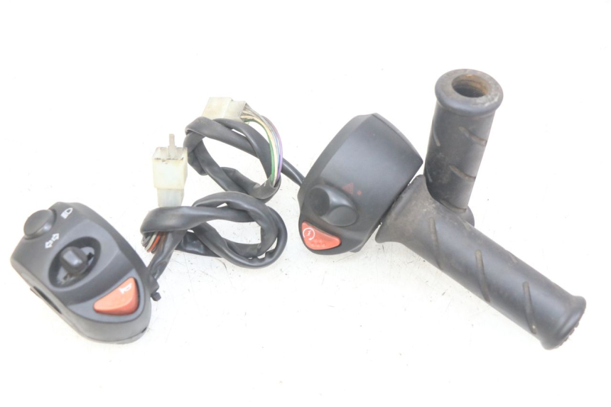 photo de HANDLEBAR SWITCHES PEUGEOT SATELIS 125 (2006 - 2009)