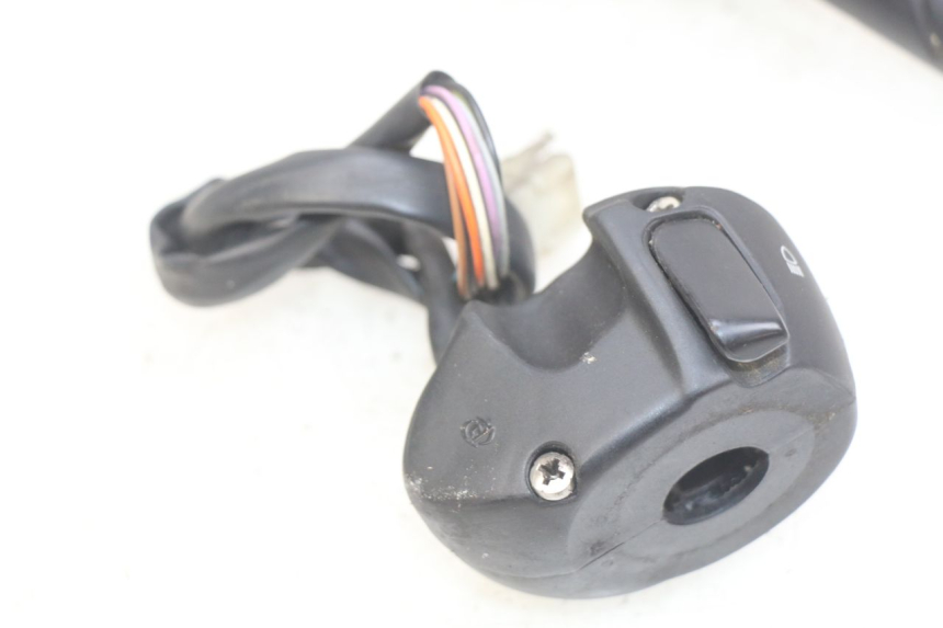 photo de HANDLEBAR SWITCHES PEUGEOT SATELIS 125 (2006 - 2009)