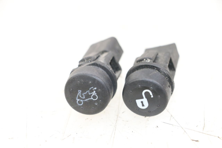 photo de HANDLEBAR SWITCHES PIAGGIO XEVO - X EVO 125 (2007 - 2016)