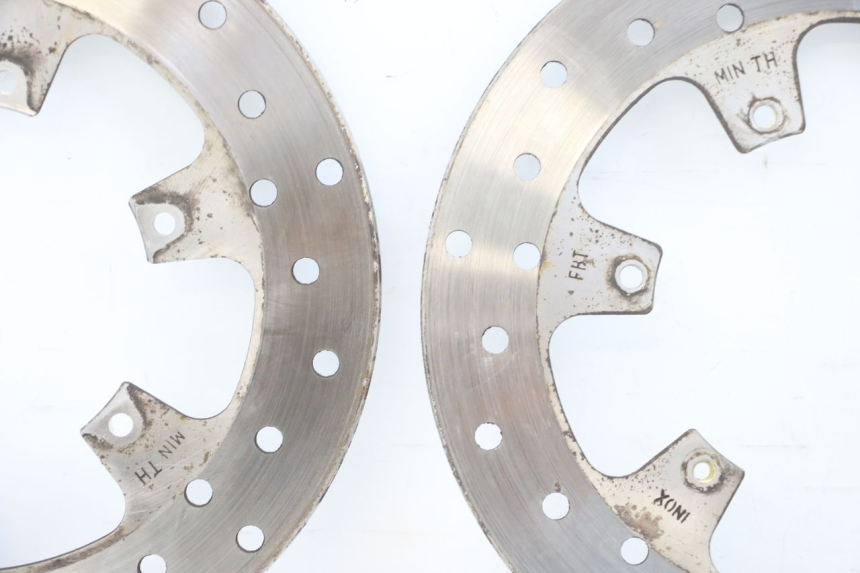 photo de PAIR FRONT BRAKE DISC PIAGGIO MP3 RL 250 (2007 - 2010) - Additional view of the item