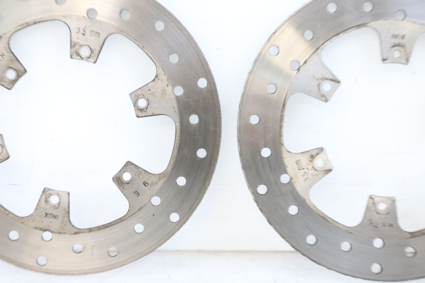 photo de PAIR FRONT BRAKE DISC PIAGGIO MP3 RL 250 (2007 - 2010) - Distinctive features
