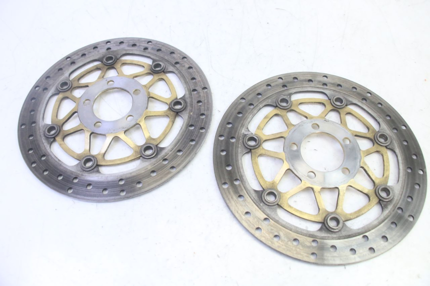 photo de PAIR FRONT BRAKE DISC KAWASAKI ZR 7 750 (1999 - 2001) - Technical close-up