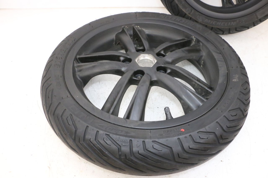 photo de RIMS PAIR PIAGGIO MP3 HPE 300 (2019 - 2026) - Checked used part