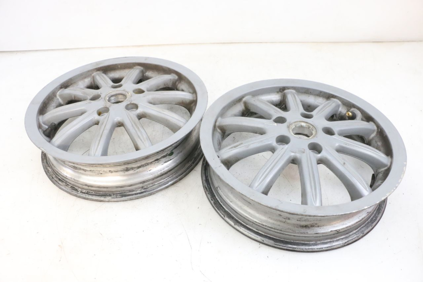 photo de RIMS PAIR PIAGGIO MP3 RL 250 (2007 - 2010) - Surface and material condition