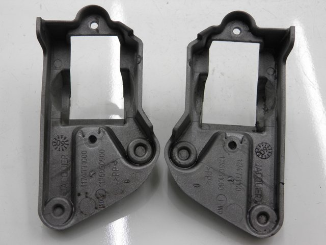 photo de PAIR REAR MOUNT FOOTRESTS PEUGEOT JET FORCE CARBU 50 (2003 - 2016)