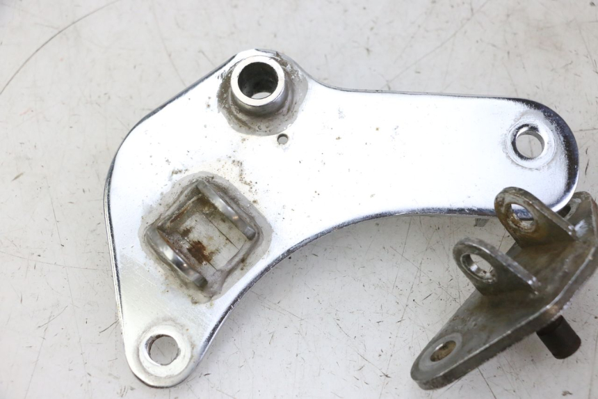 photo de PAIR FRONT MOUNT FOOTRESTS HYOSUNG GV AQUILA 125 (2000 - 2004)