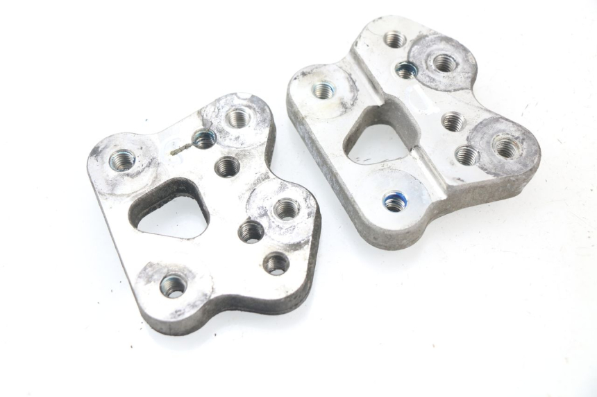 photo de PAIR FRONT MOUNT FOOTRESTS SUZUKI GSX-R GSXR 600 (2008 - 2010)