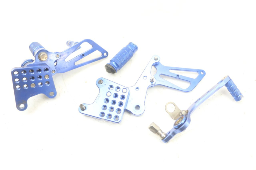 photo de PAIR FRONT MOUNT FOOTRESTS SUZUKI SV S 650 (1999 - 2002)