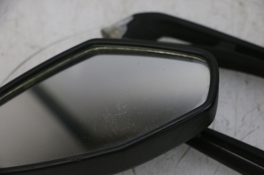 photo de MIRRORS JM MOTORS GTS 125 (2015 - 2019) - High-resolution close-up