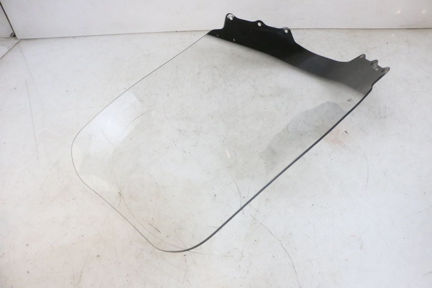 photo de WINDSCREEN SUZUKI BURGMAN 125 (2007 - 2014) - Technical close-up