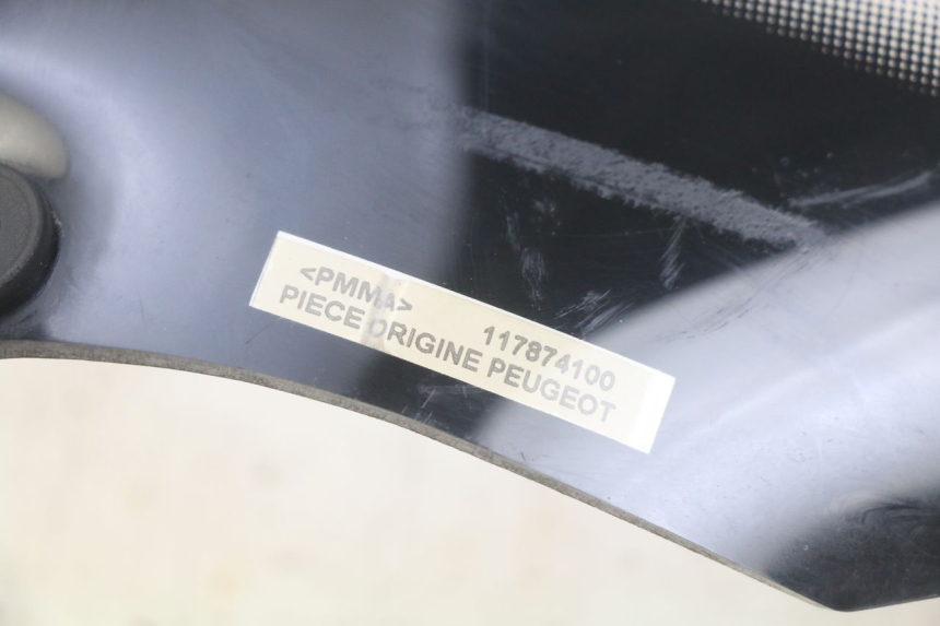 photo de WINDSCREEN PEUGEOT CITYSTAR AIR 125 (2014 - 2017) - Markings and original references