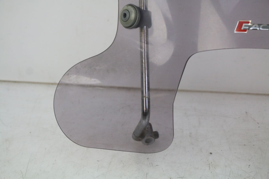 photo de WINDSCREEN PIAGGIO VESPA SPRINT 2T 50 (2014 - 2018)