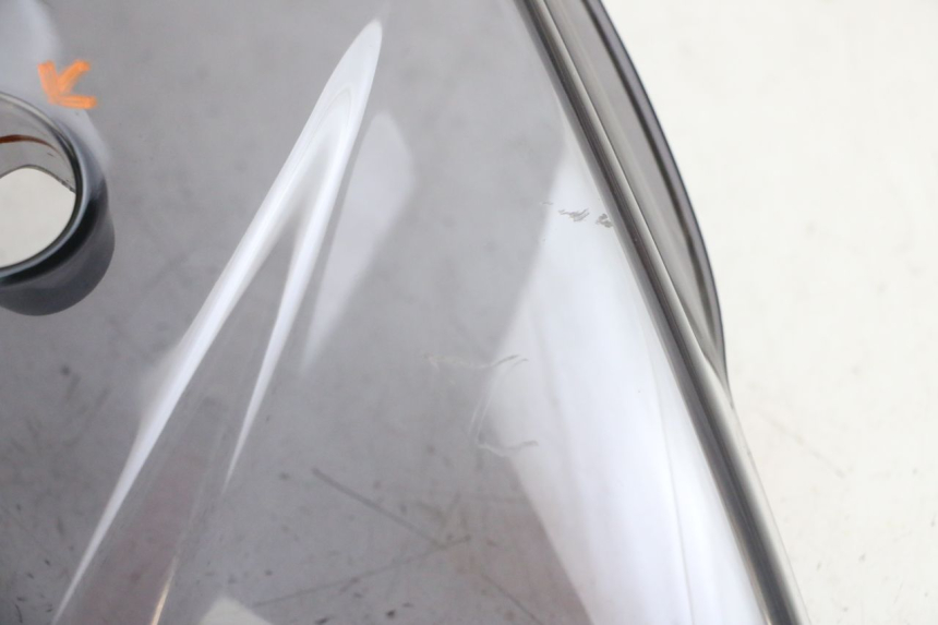 photo de WINDSCREEN YAMAHA YP MAJESTY 125 (2002 - 2006) - High-resolution close-up