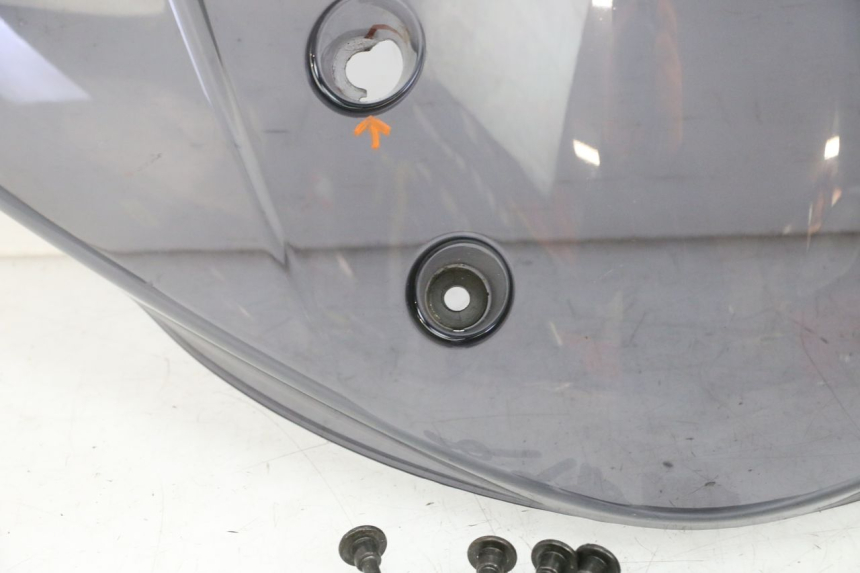 photo de WINDSCREEN YAMAHA YP MAJESTY 125 (2002 - 2006) - Detailed visual inspection