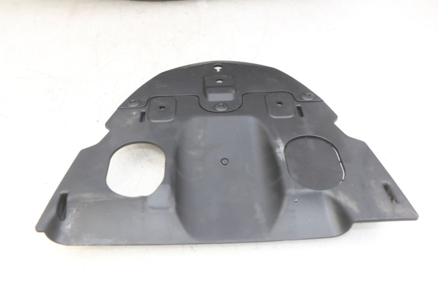 photo de REAR WHEEL HUGGER KYMCO AGILITY 16+ 4T 50 (2018 - 2023)