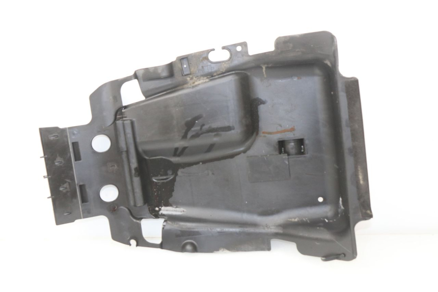 photo de REAR UNDERTRAY SUZUKI BURGMAN 650 (2002 - 2004)